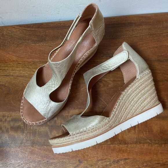 Gentle Souls Gold Elyssa Easy T-Strap Wedge Espadrilles - Picture 11 of 11